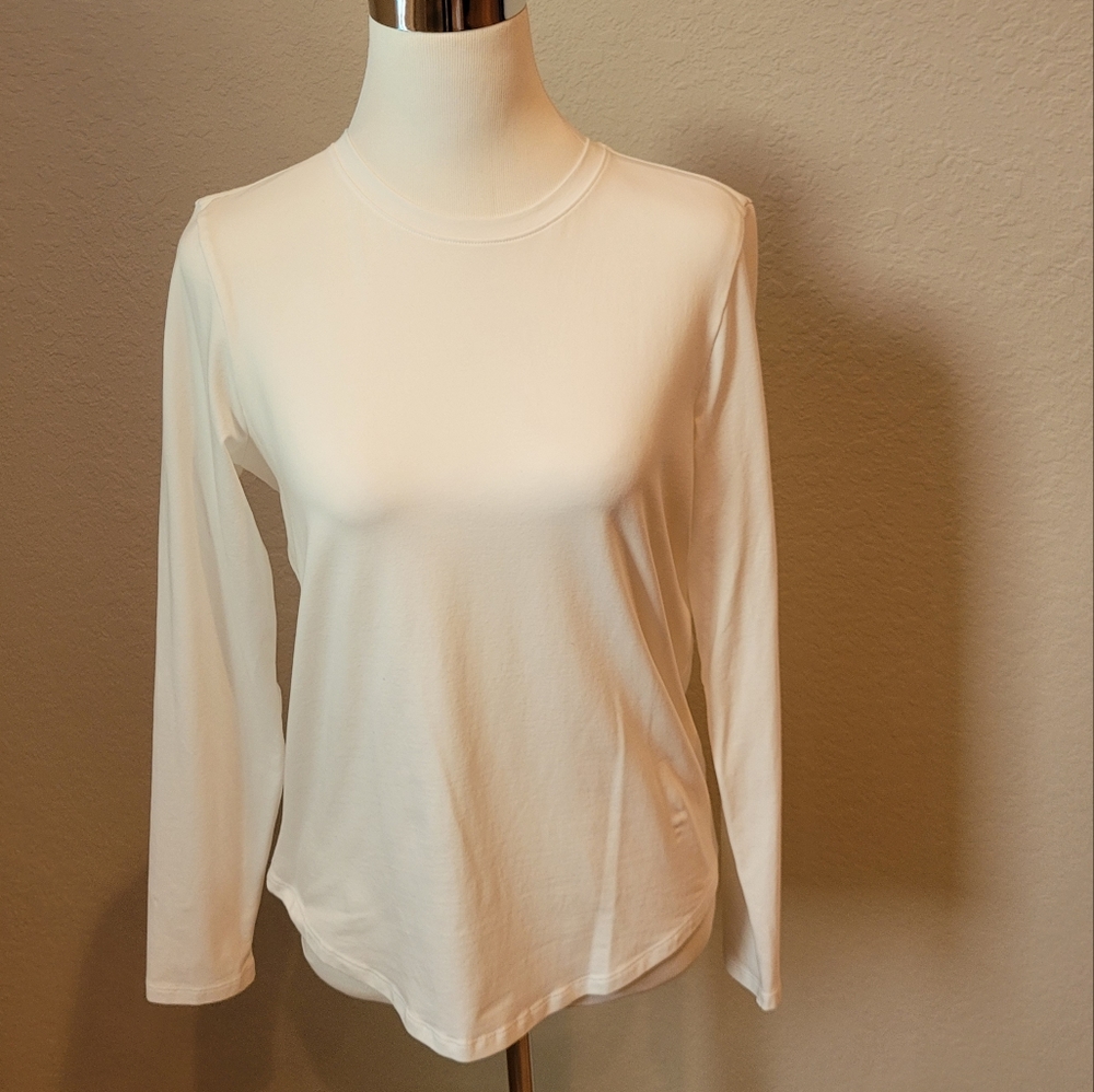 Lululemon White Long Sleeve Athletic top NWOT